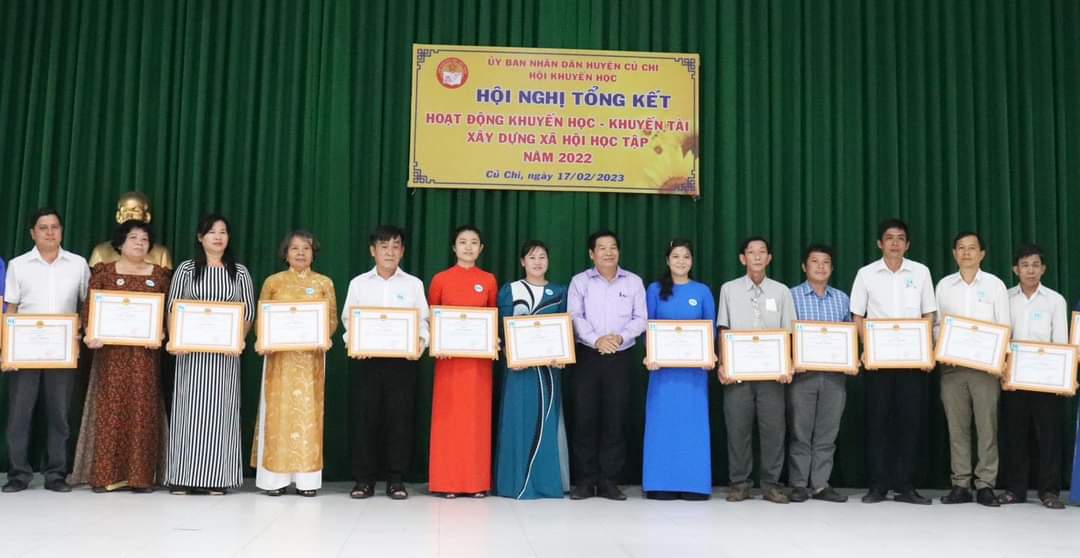Hội Khuyến học huyện Củ Chi nhận cờ thi đua xuất sắc của Trung ương - Ảnh 3.