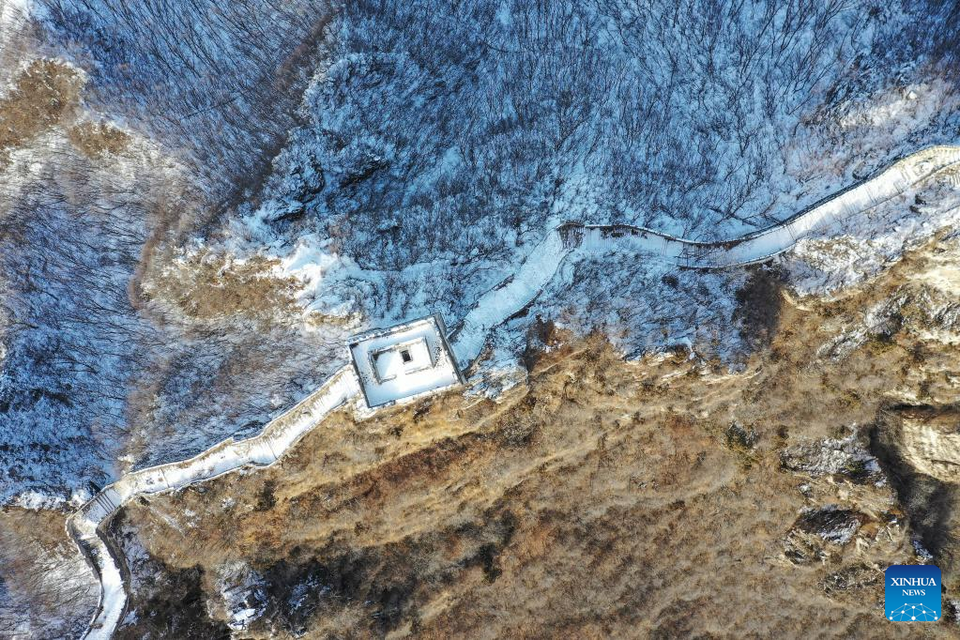 Một kỳ quan của thế giới ở Trung Quốc chìm trong tuyết trắng qua loạt ảnh này - Ảnh 10.
