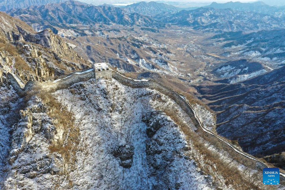 Một kỳ quan của thế giới ở Trung Quốc chìm trong tuyết trắng qua loạt ảnh này - Ảnh 12.