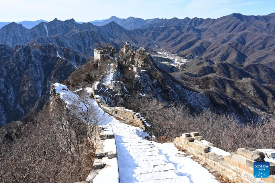 Một kỳ quan của thế giới ở Trung Quốc chìm trong tuyết trắng qua loạt ảnh này - Ảnh 13.