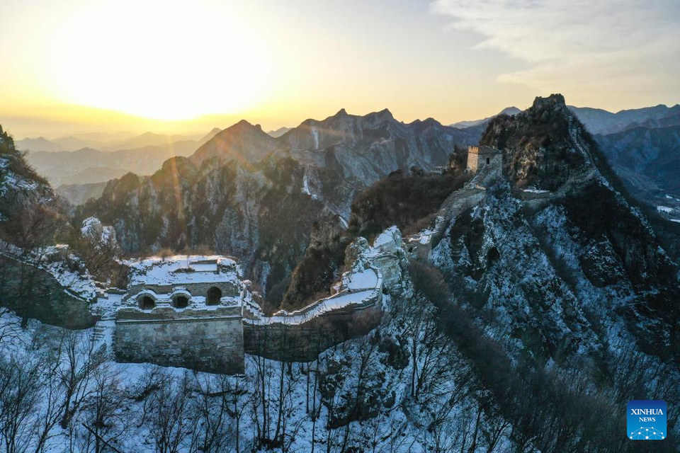 Một kỳ quan của thế giới ở Trung Quốc chìm trong tuyết trắng qua loạt ảnh này - Ảnh 5.