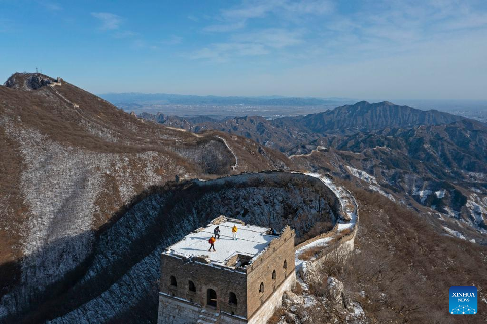 Một kỳ quan của thế giới ở Trung Quốc chìm trong tuyết trắng qua loạt ảnh này - Ảnh 6.