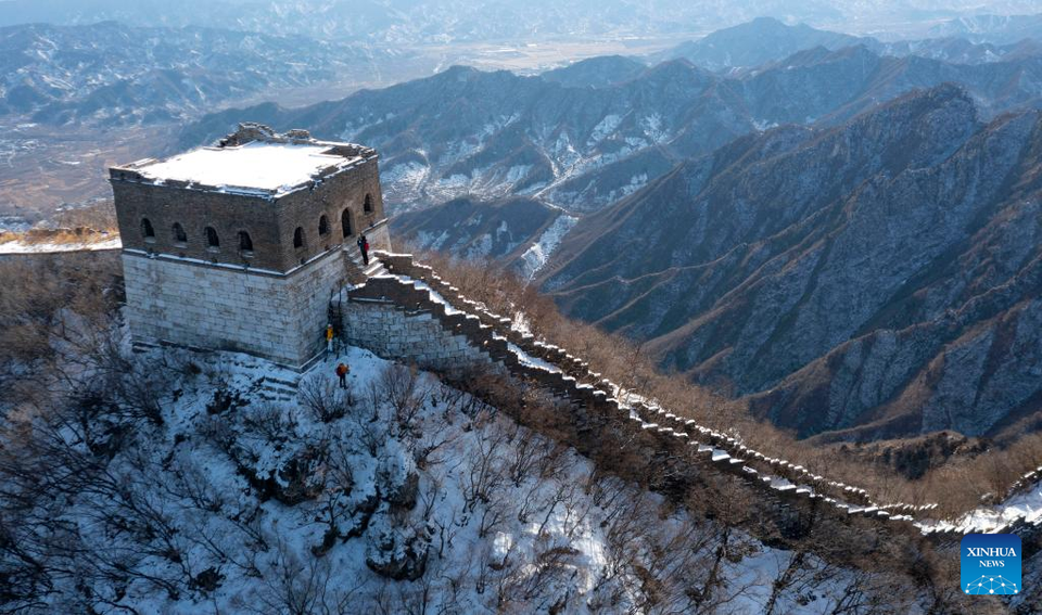 Một kỳ quan của thế giới ở Trung Quốc chìm trong tuyết trắng qua loạt ảnh này - Ảnh 7.
