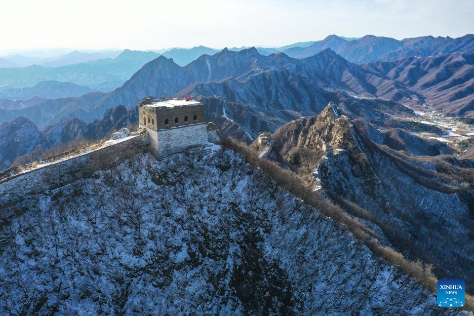 Một kỳ quan của thế giới ở Trung Quốc chìm trong tuyết trắng qua loạt ảnh này - Ảnh 8.
