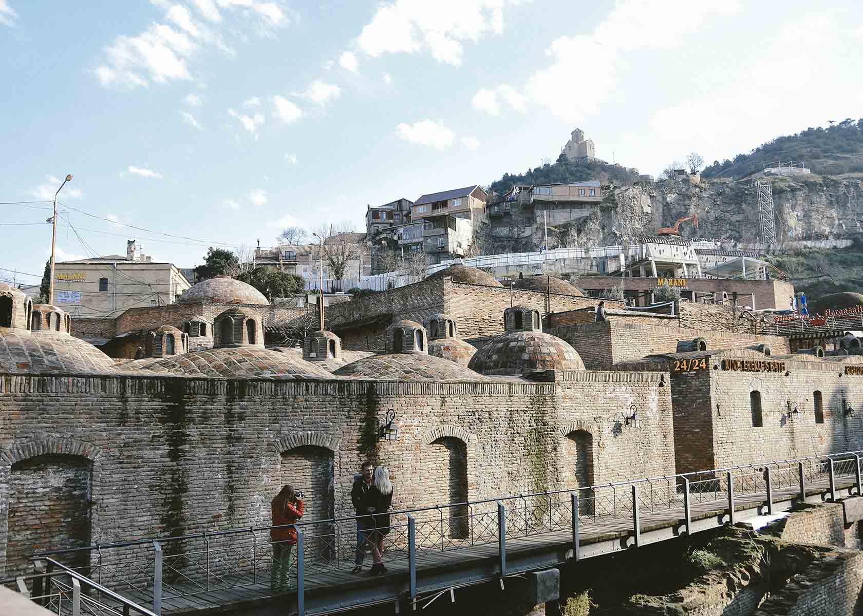 Tbilisi, thủ đô cổ kính, yên bình của Georgia - Ảnh 6.