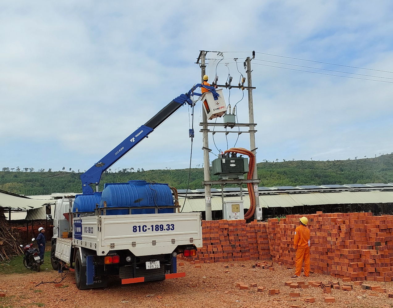 Ký thuê bao quản lý vận hành đường dây và trạm biến áp - lợi ích kép cho khách hàng - Ảnh 1.