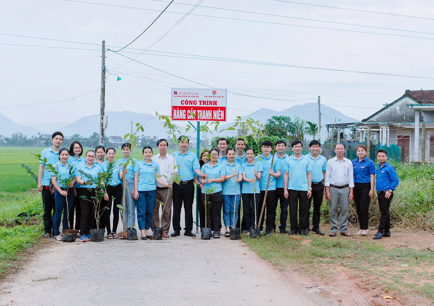 Agribank Quảng Ngãi hưởng ứng Chương trình vì tương lai xanh - thêm cây thêm sự sống - Ảnh 5.