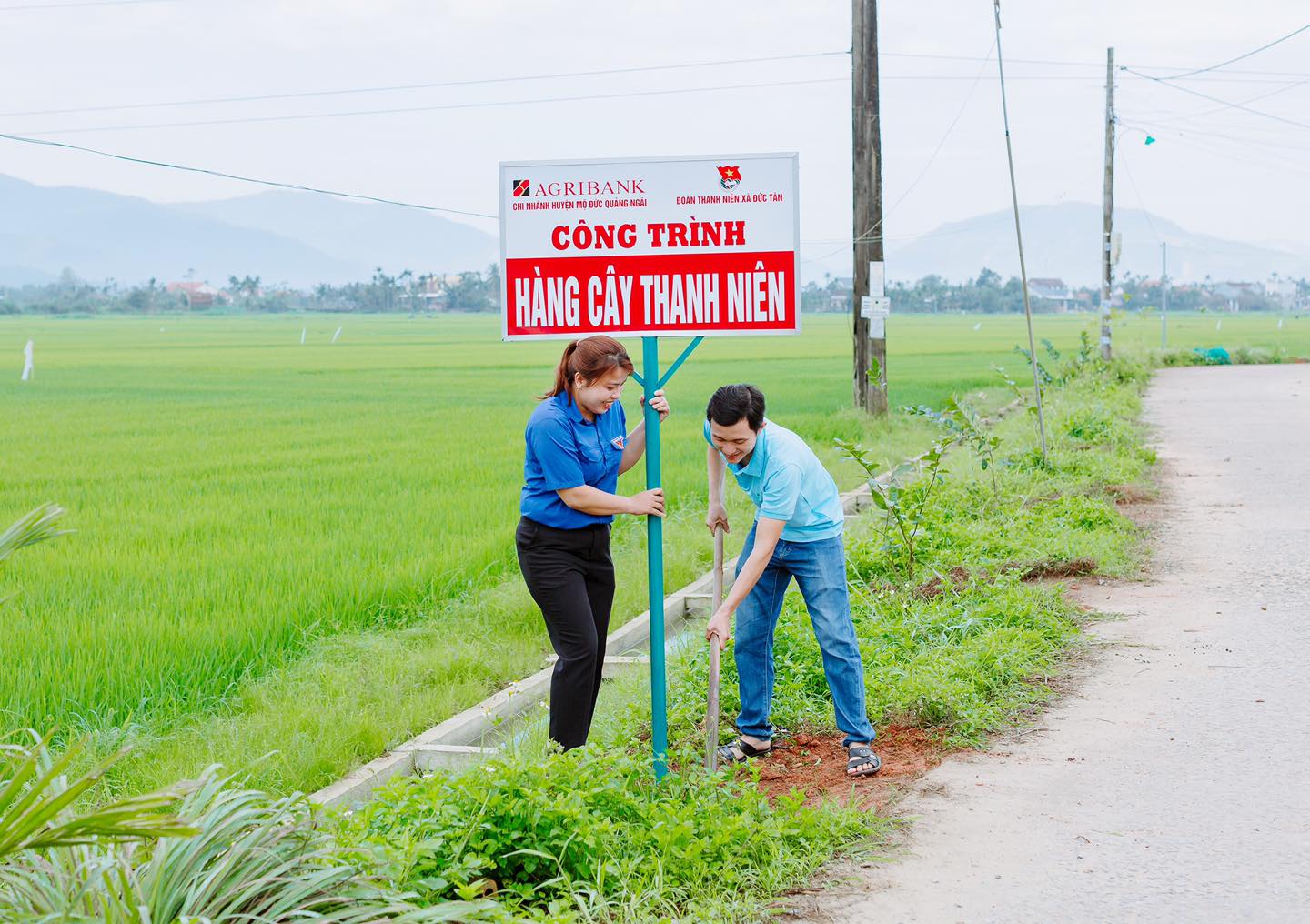 Agribank Quảng Ngãi hưởng ứng Chương trình vì tương lai xanh - thêm cây thêm sự sống - Ảnh 4.