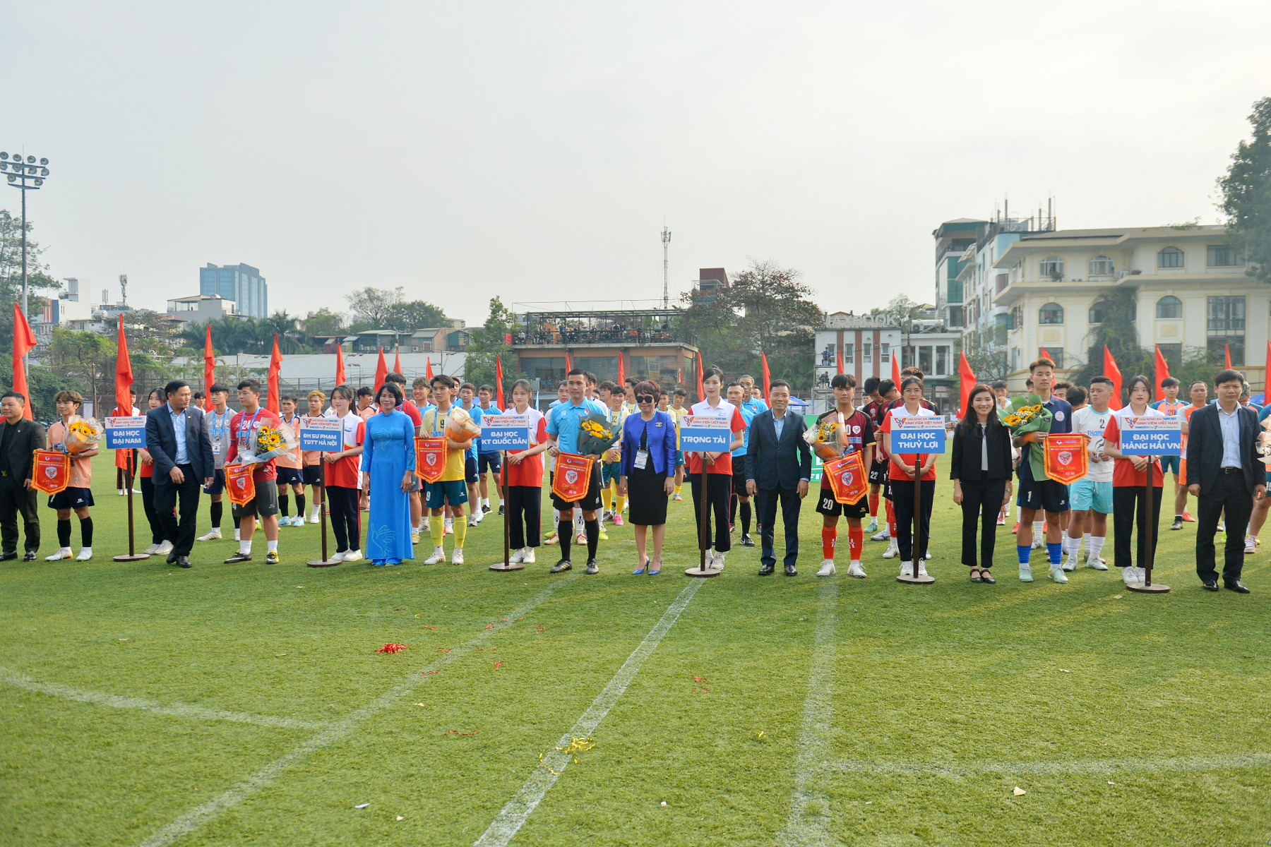 Khai mạc Giải bóng đá Thanh Niên Sinh viên Việt Nam: Đại học Thủy Lợi khởi đầu xuôi! - Ảnh 1.