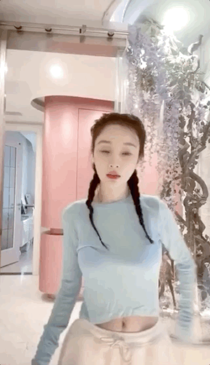 Trung Quốc: Nữ nghệ sĩ hiếm hoi bị phong sát nhưng vẫn kiếm bộn tiền - Ảnh 3.
