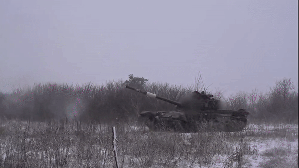 Xe tăng T-72B của quân đội Nga uy lực cỡ nào? - Ảnh 1.