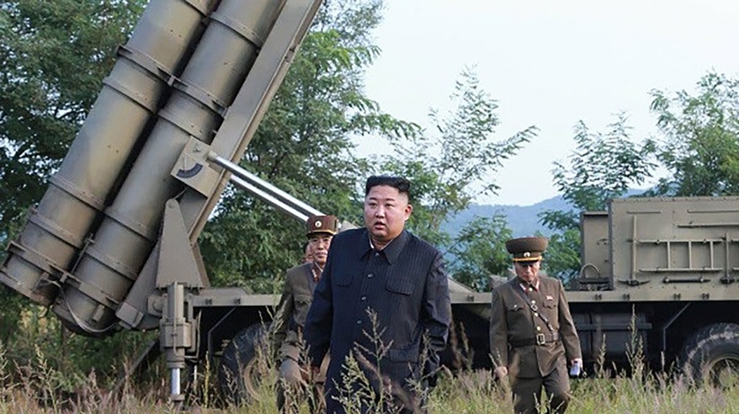 Triều Tiên thử pháo phản lực siêu lớn KN-25 chuyên phá hủy sân bay - Ảnh 11.