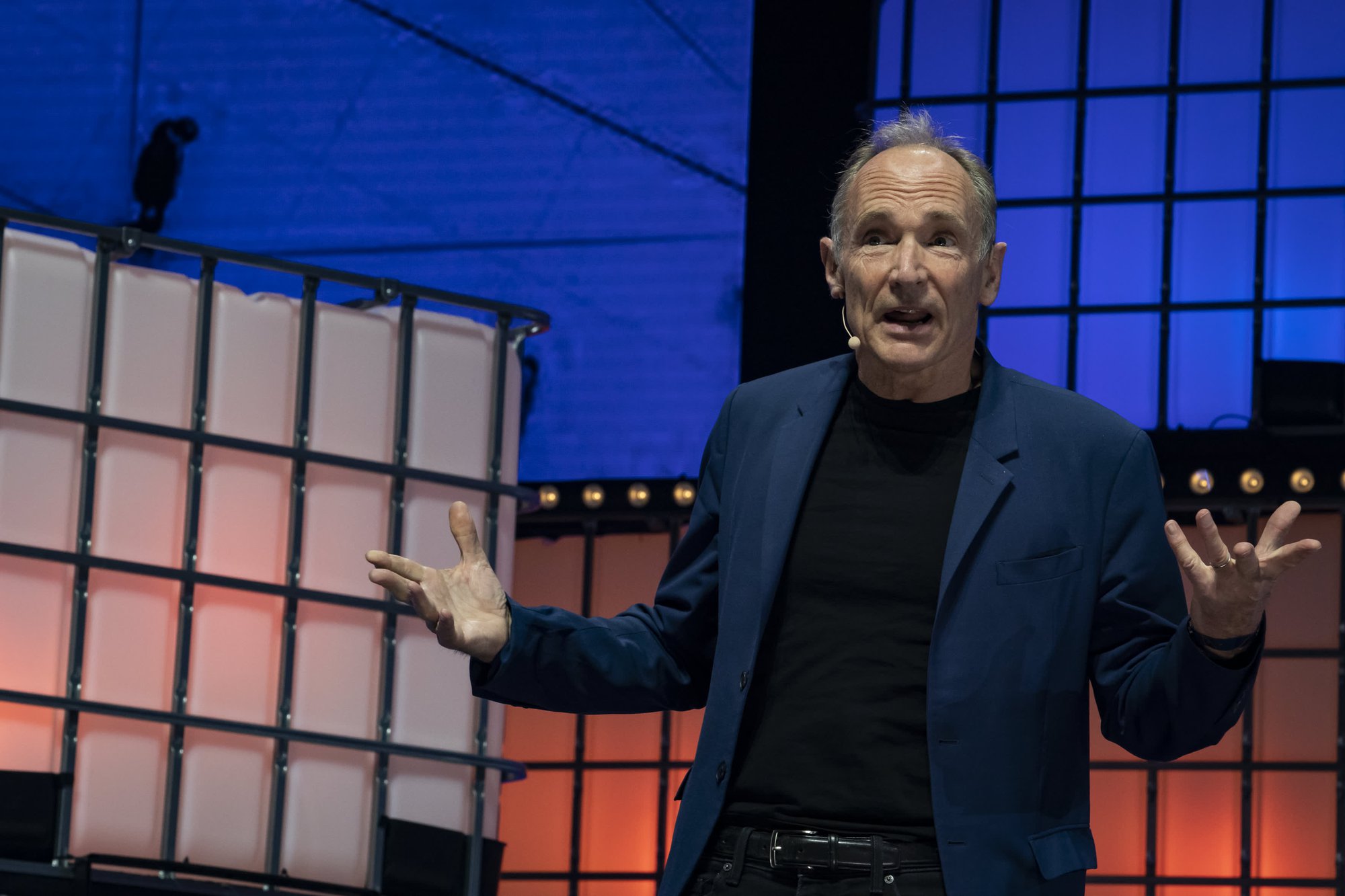 Bản chất đầu cơ của tiền điện tử khiến nó trở nên 'thực sự nguy hiểm': Tim Berners-Lee. Ảnh: @AFP.