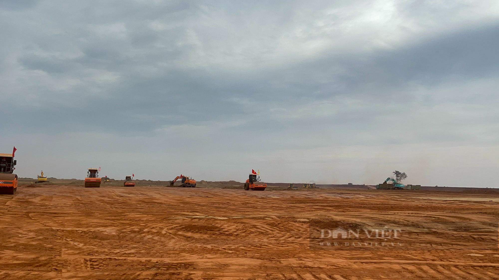 Sân bay Long Thành: Phải bàn giao toàn bộ mặt bằng khu vực 2.532 ha trong quý I/2023 - Ảnh 1.