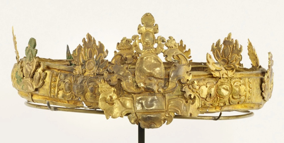 Campuchia nhận lại 77 món trang sức quý hiếm từ Anh - Ảnh 1.