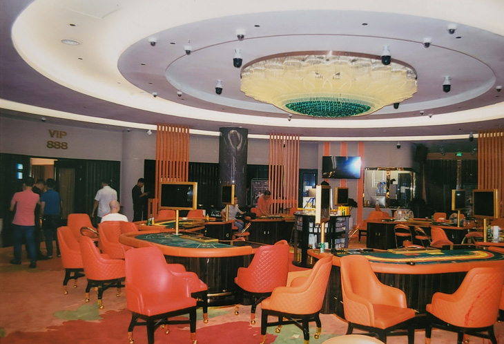 Quảng Ninh: Triệt phá nhóm người thuê mặt bằng khách sạn Hoàng Gia tổ chức cho người Việt đánh bạc ở casino - Ảnh 1.