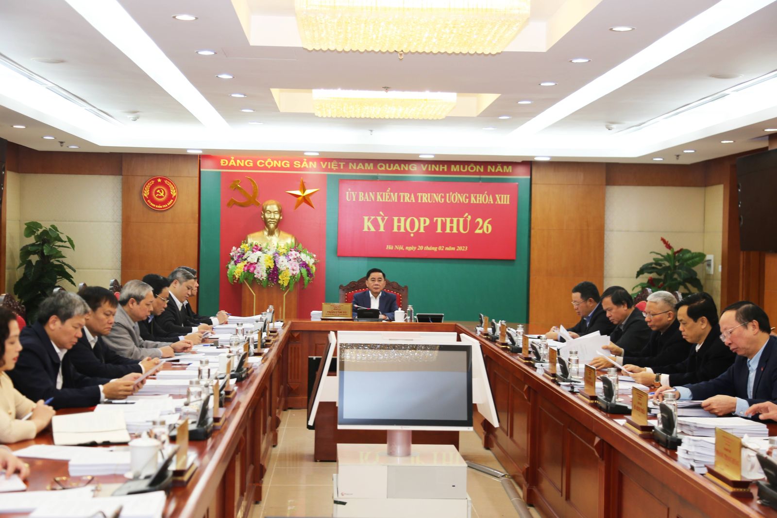 Uỷ ban Kiểm tra Trung ương kỷ luật Chủ tịch tỉnh Bắc Giang Lê Ánh Dương - Ảnh 1.