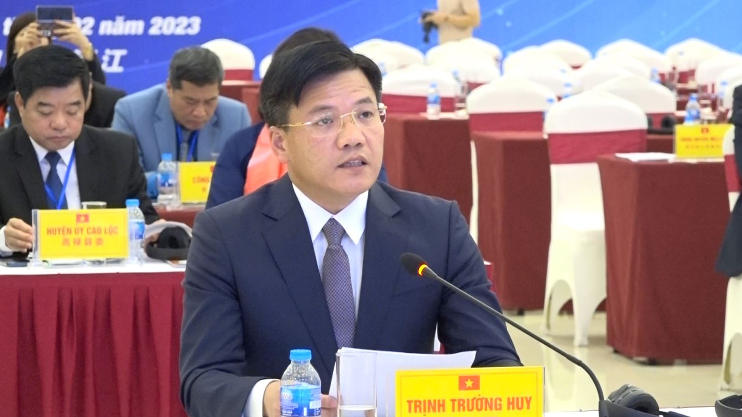 Phó Thủ tướng Trần Lưu Quang ký quyết định phê chuẩn kết quả bầu Phó Chủ tịch tỉnh 45 tuổi - Ảnh 1.