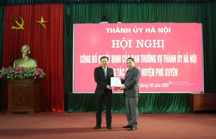 Thành ủy Hà Nội điều động Bí thư Huyện ủy Phú Xuyên nhận nhiệm vụ mới - Ảnh 1.