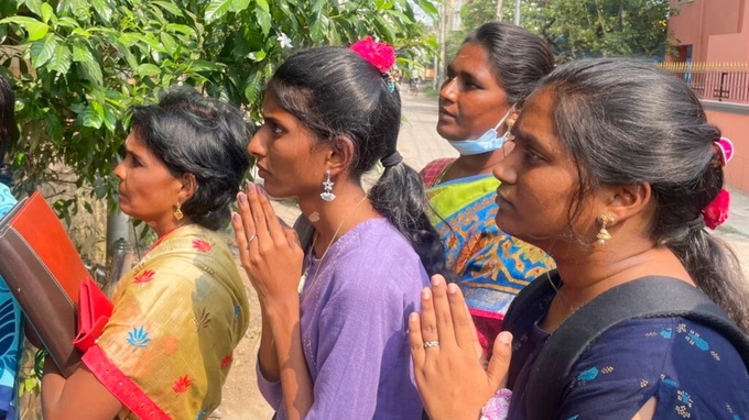 Ấn Độ: Độc đáo với &quot;đền thờ visa&quot; người dân tới chỉ xin duy nhất một điều này - Ảnh 3.