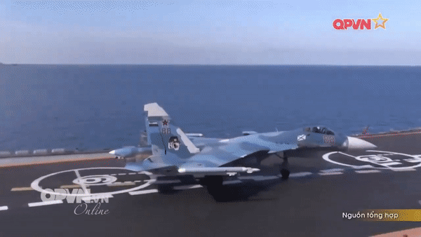 Tàu sân bay duy nhất của Nga rời nhà máy sau gần 6 năm sửa chữa - Ảnh 11.