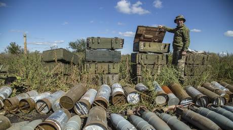 Ukraine tố Nga tấn công đường ống Kherson, NATO kêu gọi tăng cường sản xuất thêm vũ khí - Ảnh 2.