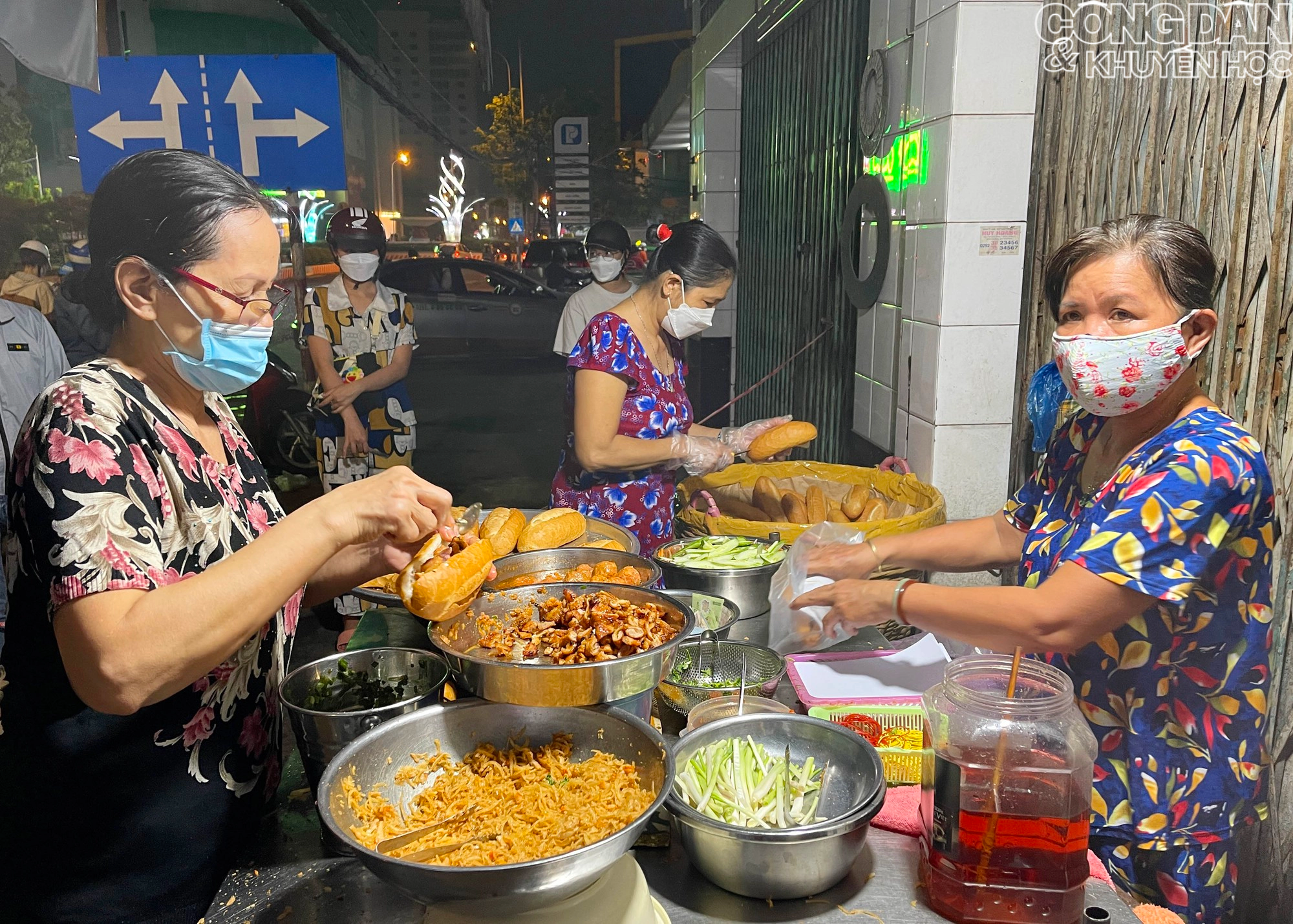 Về Cần Thơ, xếp hàng mua bánh mì âm phủ  - Ảnh 4.