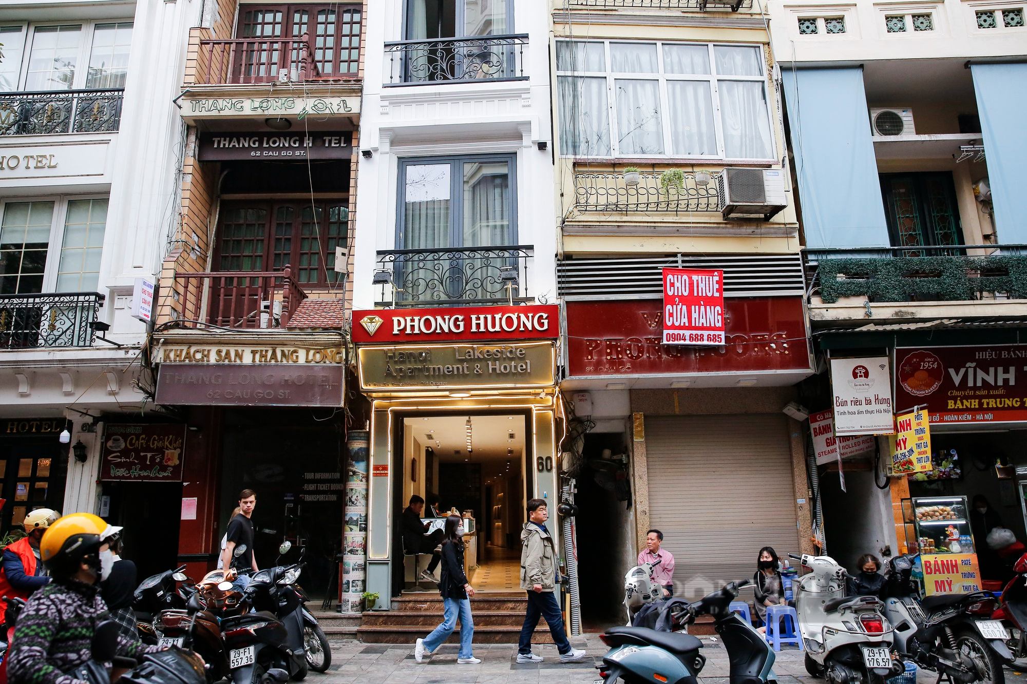 Hàng loạt mặt bằng cho thuê kinh doanh vị trí đắc địa tại Hà Nội vẫn &quot;ế&quot; khách - Ảnh 1.