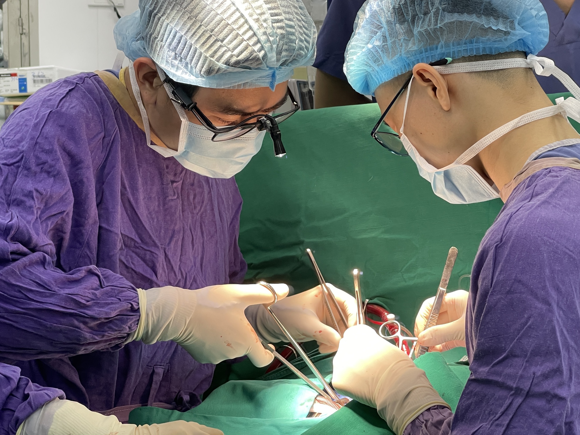 Tin vui của ngành y: Lần đầu ghép đa tạng tim - thận thành công tại Việt Nam - Ảnh 1.