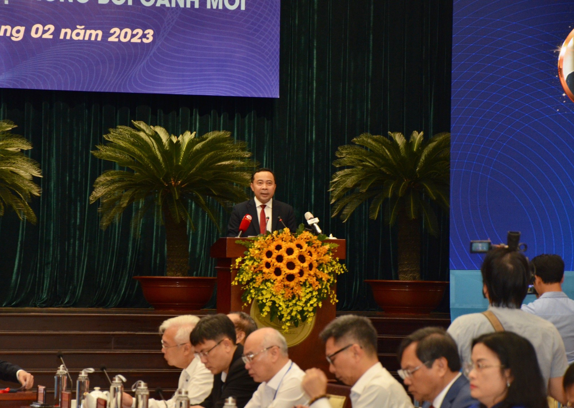 Chủ tịch UBND TP.HCM Phan Văn Mãi: Nhiều chính sách nhưng chỉ thu hút được khoảng 20 trí thức - Ảnh 4.