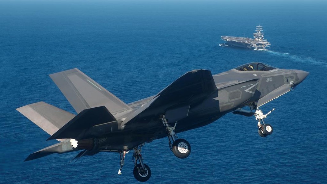 Sai lầm của phi công khiến tiêm kích F-35C Mỹ lao xuống Biển Đông - Ảnh 4.