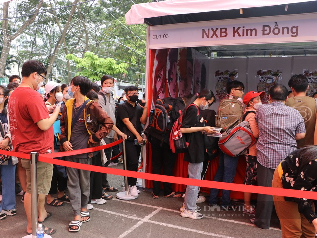 Giới trẻ Sài Gòn xếp hàng dài trăm mét mua truyện tranh tại Lễ hội Việt - Nhật - Ảnh 6.