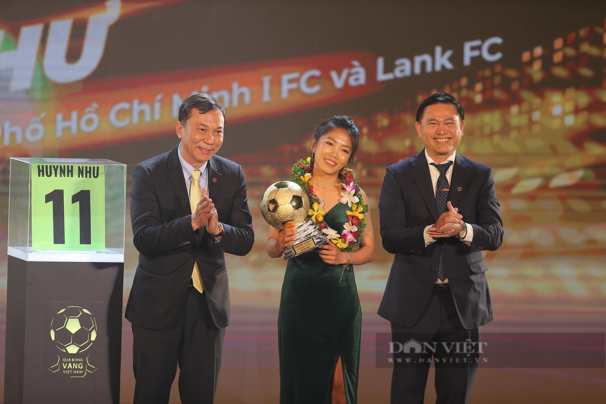Huỳnh Như: &quot;Các đồng đội ở Lank FC cũng cầu nguyện tôi giành Quả bóng vàng&quot; - Ảnh 1.