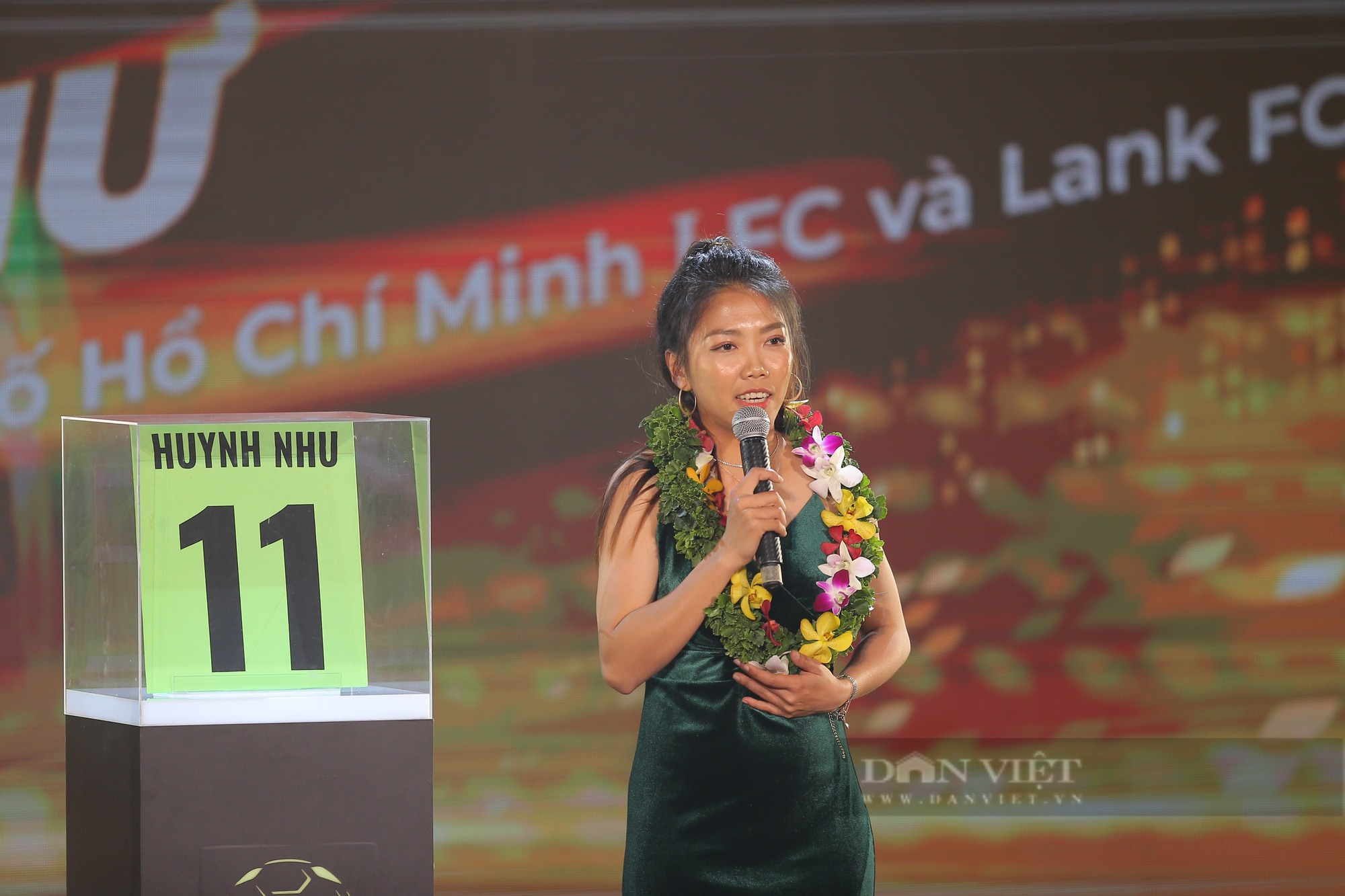 Huỳnh Như: &quot;Các đồng đội ở Lank FC cũng cầu nguyện tôi giành Quả bóng vàng&quot; - Ảnh 2.