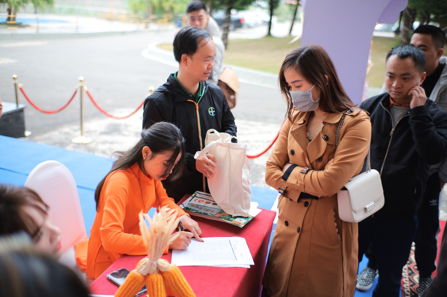 Sự kiện ra mắt tại Mộc Châu, Sơn La, thu hút hơn 160 đại biểu đến tham dự.