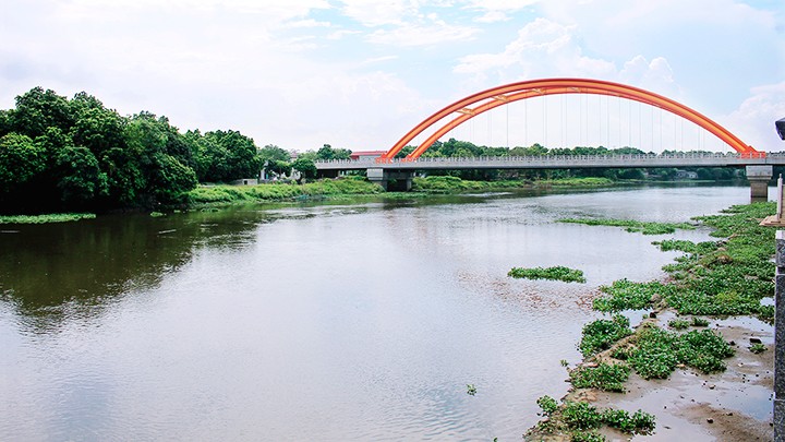 Một dòng sông nổi tiếng, bắt nguồn từ sông Hồng chảy trọn vẹn trong tỉnh Hà Nam rồi lại tìm ra sông Hồng - Ảnh 1.