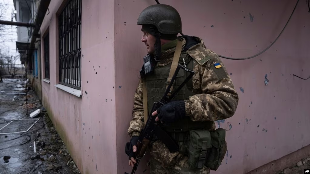 Vừa đẩy lùi các cuộc tấn công của Nga, Ukraine vừa nỗ lực cắt Crimea khỏi Nga - Ảnh 1.