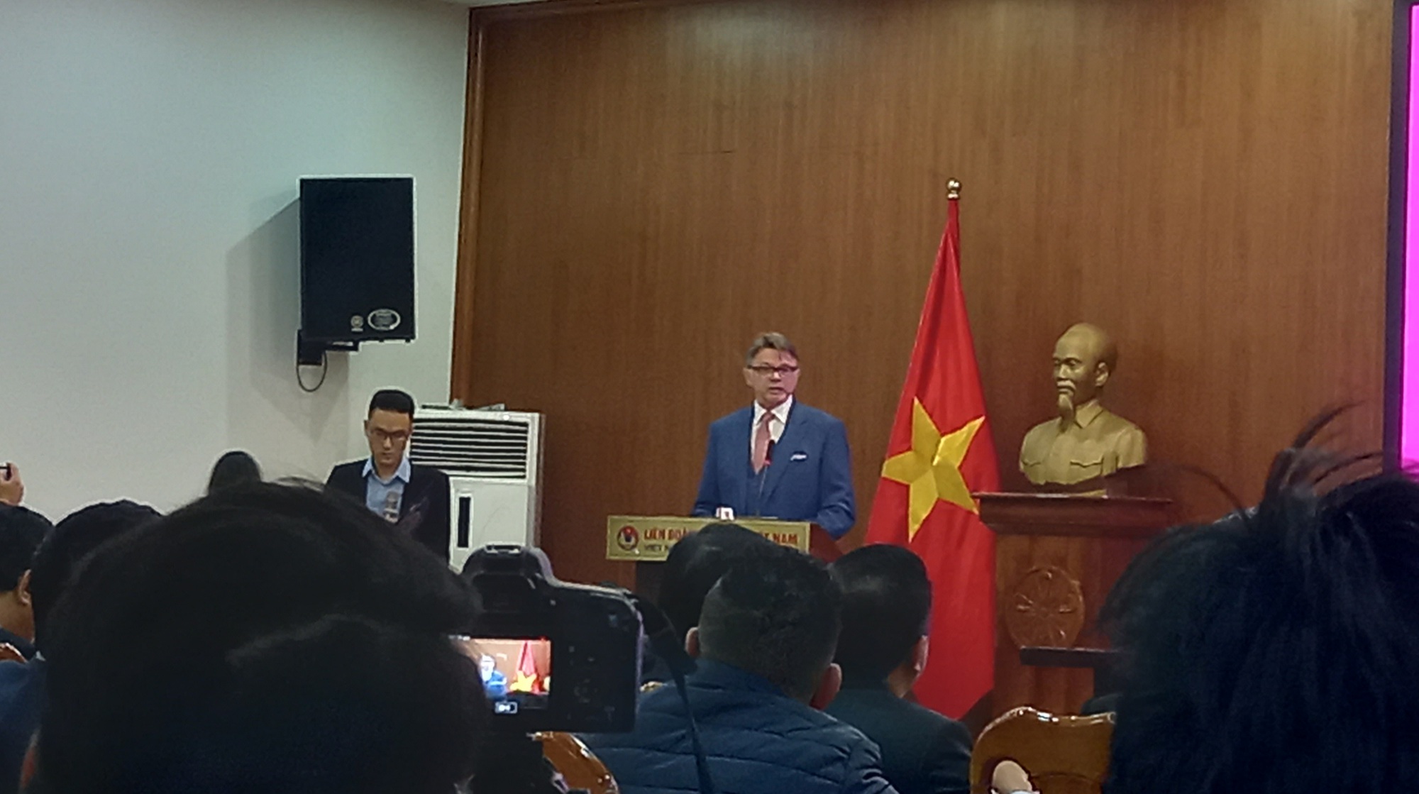 HLV Philippe Troussier tuyên bố tham vọng cùng ĐT Việt Nam dự World Cup - Ảnh 3.
