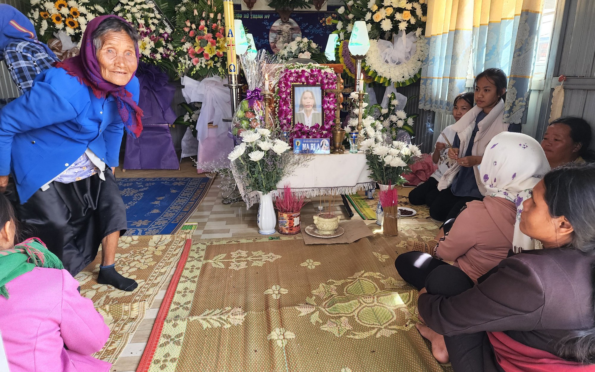 Vụ con rể truy sát nhà vợ ở Lâm Đồng: Tang thương bao trùm hai ngả đường, con trẻ mất mẹ nhưng không hề biết