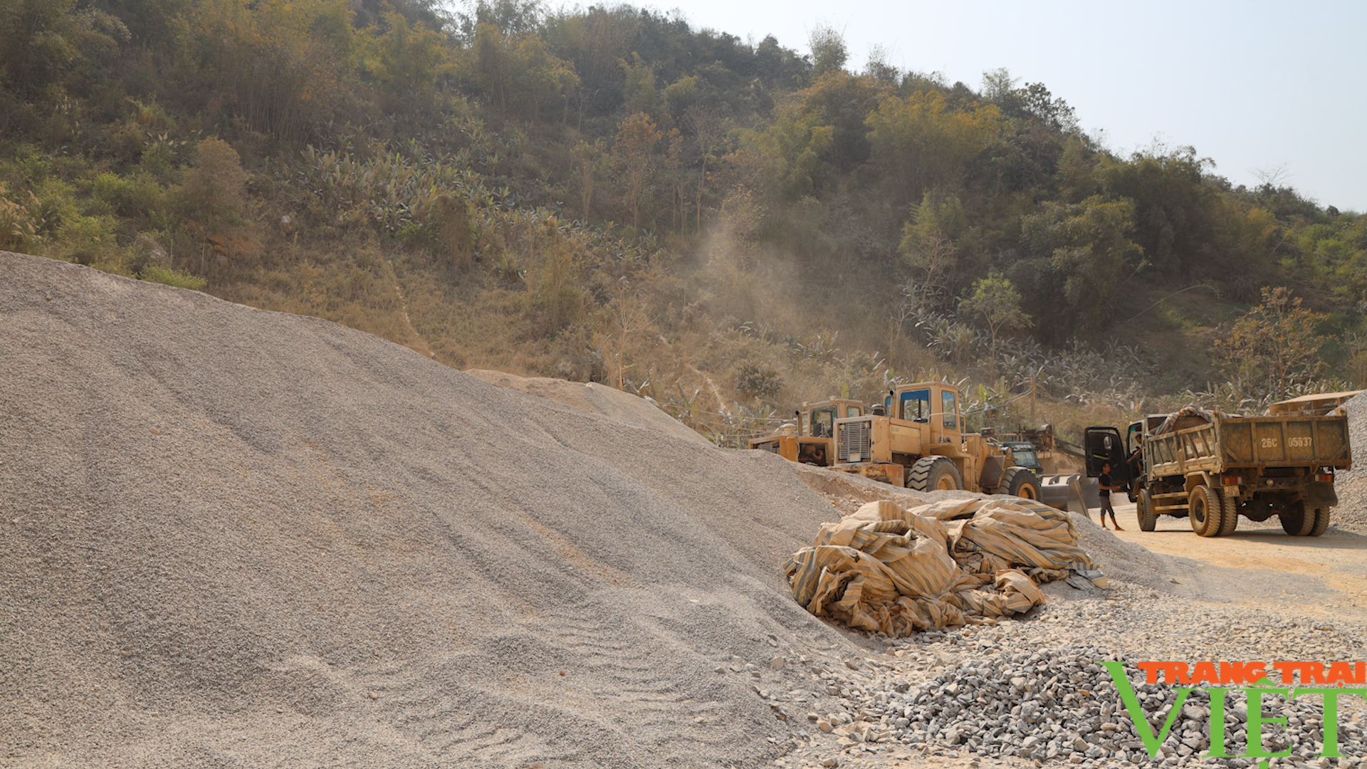 Sơn La: Kiểm tra hoạt động khai thác tại mỏ đá Tông Lạnh sau phản ánh của báo Dân Việt - Ảnh 5.