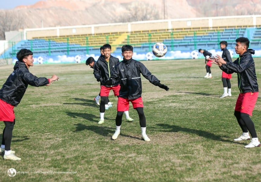 The coach of Vietnam U20 revealed a big concern before the day of the Australian match - Photo 2.