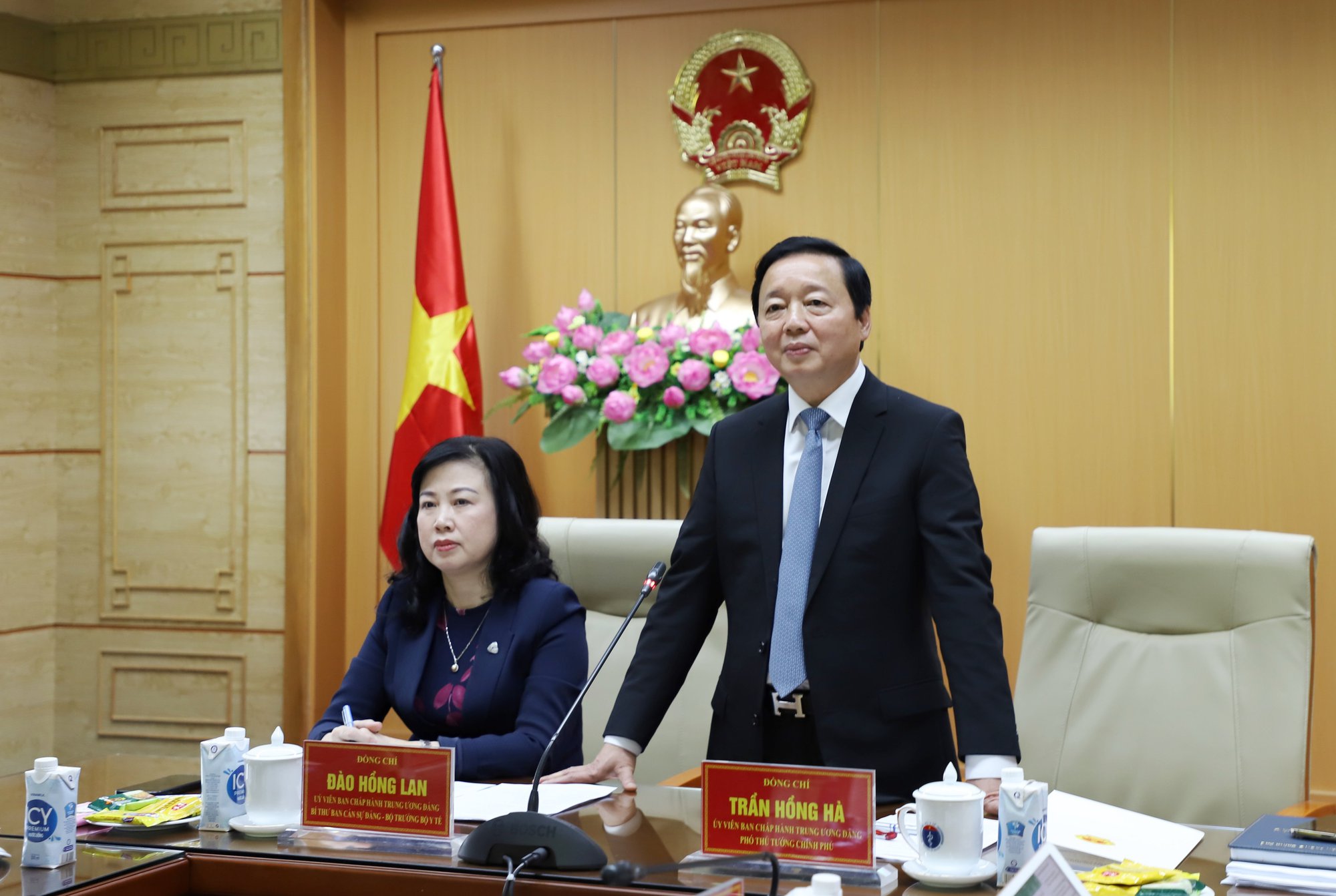 Phó Thủ tướng Trần Hồng Hà và Bộ trưởng Đào Hồng Lan nhận thêm nhiệm vụ - Ảnh 1.