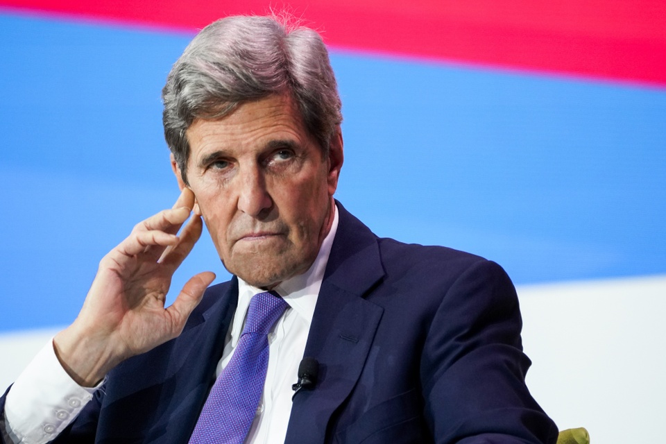 Ông John Kerry bị điều tra - Ảnh 1.