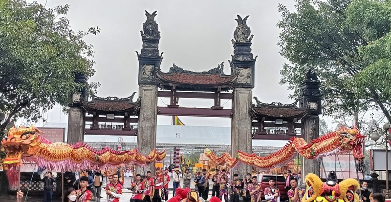 Cặp bánh tại Lễ hội đền Trần Thái Bình xác lập Kỷ lục Guinness Việt Nam - Ảnh 1.
