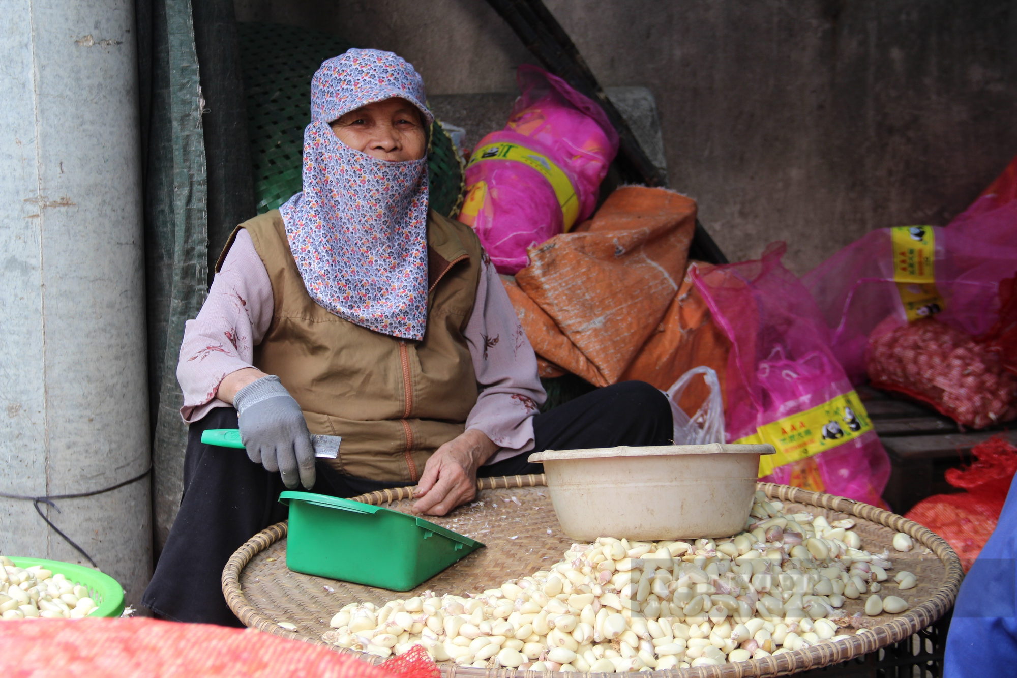 Người dân ở làng ven đô Hà Nội giàu có nhờ làm nghề bán loại củ &quot;tỏa ra mùi hương thơm nức&quot; - Ảnh 8.