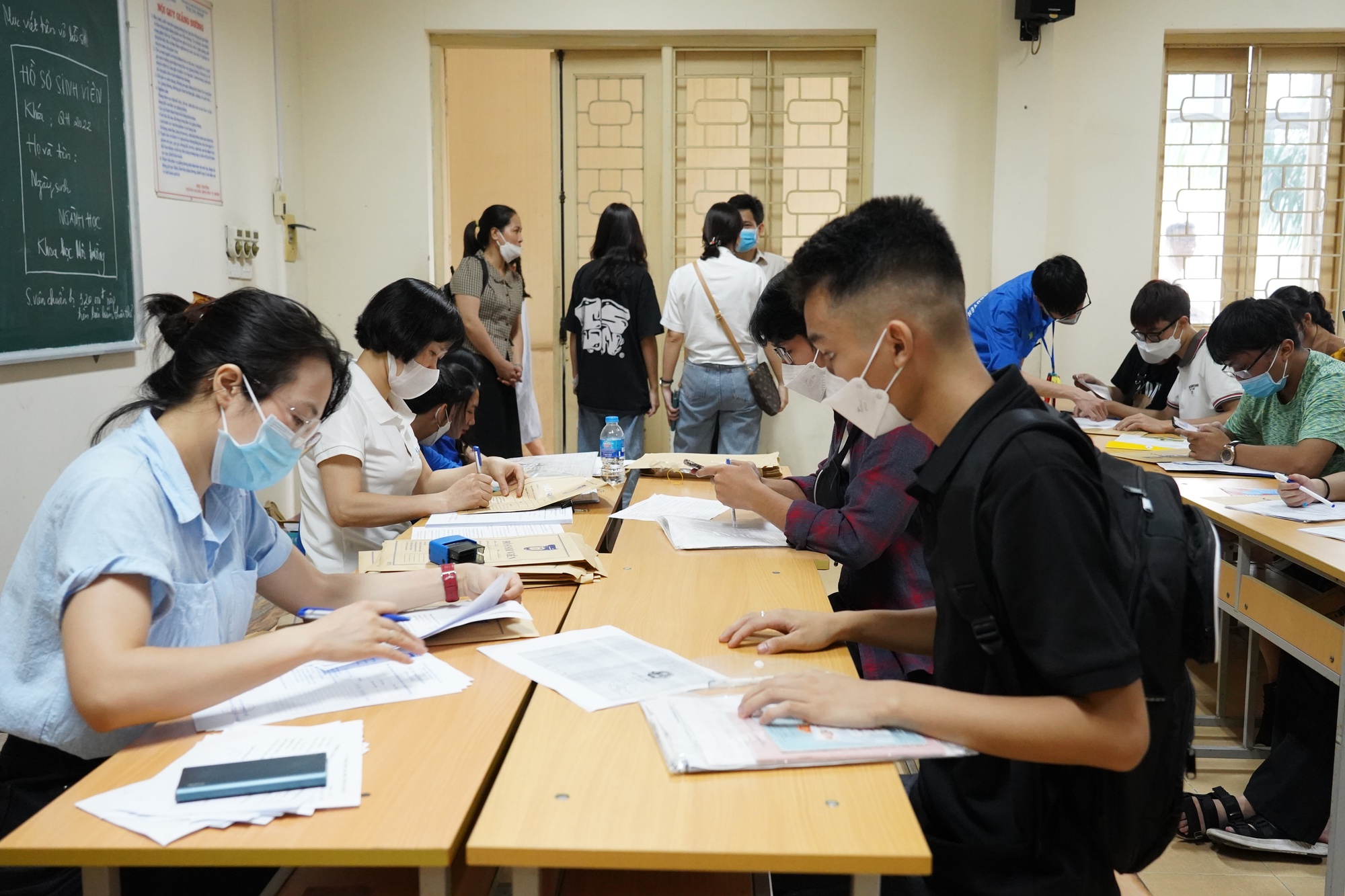 Xét tuyển đại học bằng IELTS: Có trường hot dành khá nhiều chỉ tiêu - Ảnh 1.