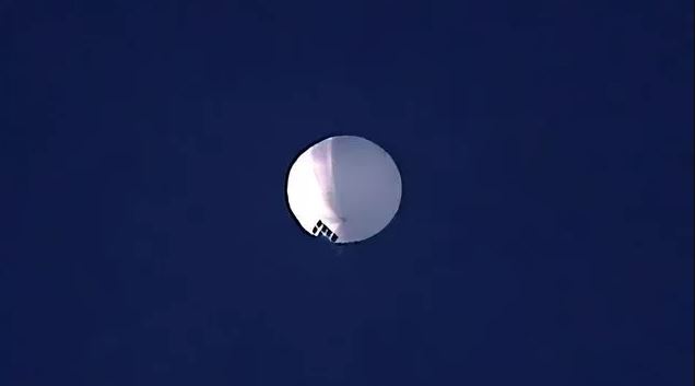 Lầu Năm Góc cáo buộc khinh khí cầu do thám Trung Quốc bay vào không phận - Ảnh 1.