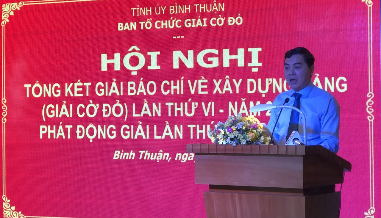 Trao giải và phát động cuộc thi viết về xây dựng Đảng bộ tỉnh Bình Thuận năm 2023 - Ảnh 3.