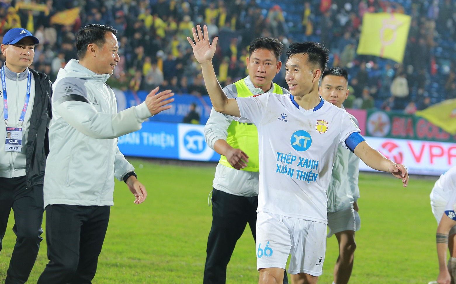 Thắng trận mở màn V.League 2023, CLB Nam Định "vui như Tết"