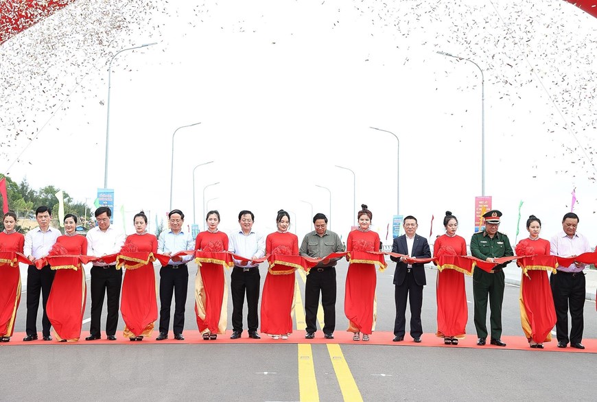 Thủ tướng kiểm tra các dự án trọng điểm tại Bình Định - Ảnh 4.